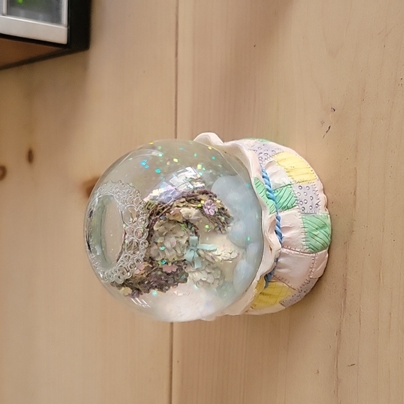 Dreamsickles Snowglobe Snow Globe- "Thinking" - Picture 2 of 5